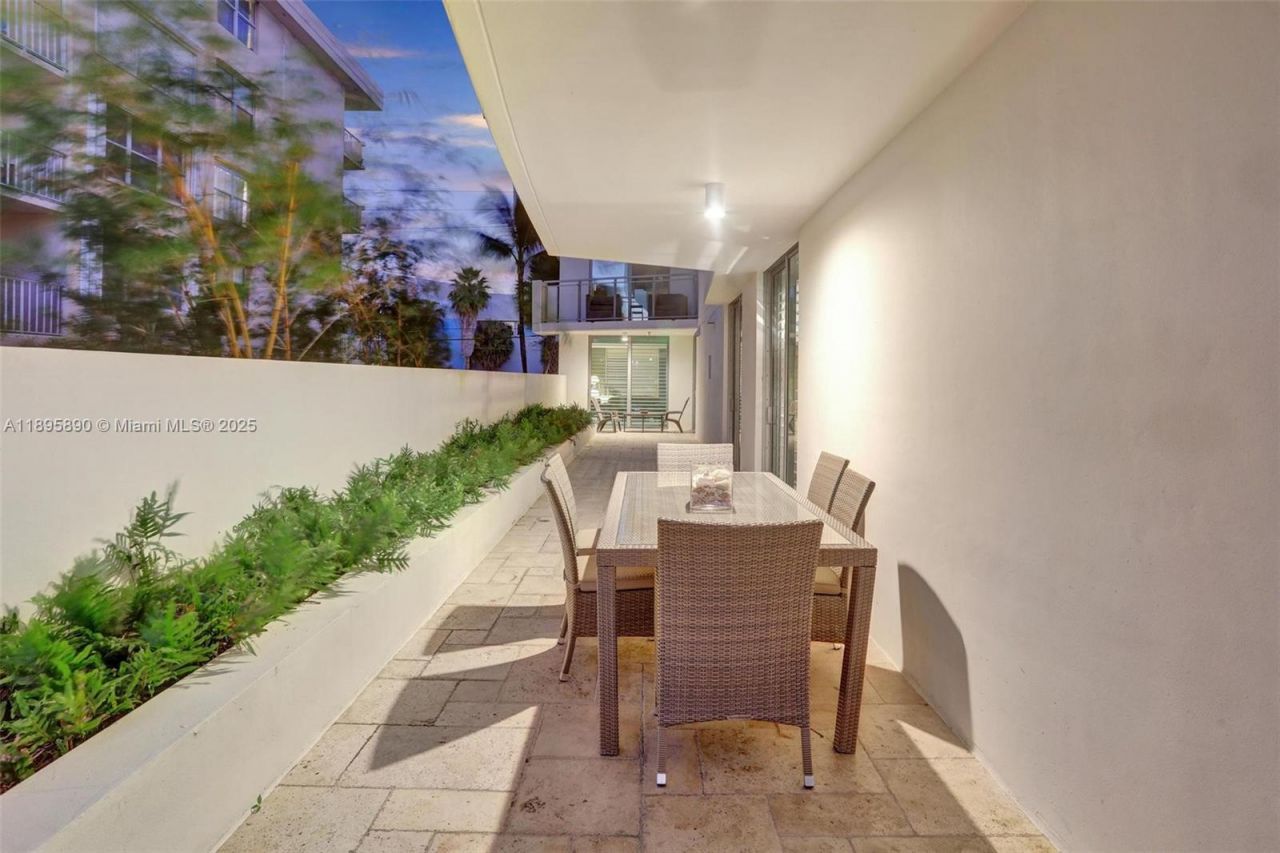 9400 W Bay Harbor Dr, Unit 103, Bay Harbor Islands, FL 33154 Photo