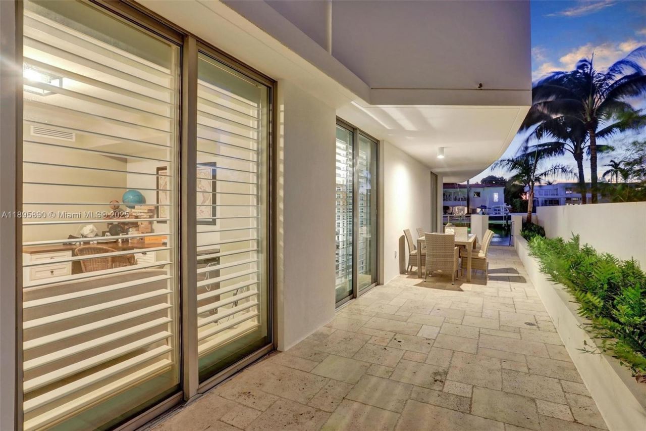 9400 W Bay Harbor Dr, Unit 103, Bay Harbor Islands, FL 33154 Photo