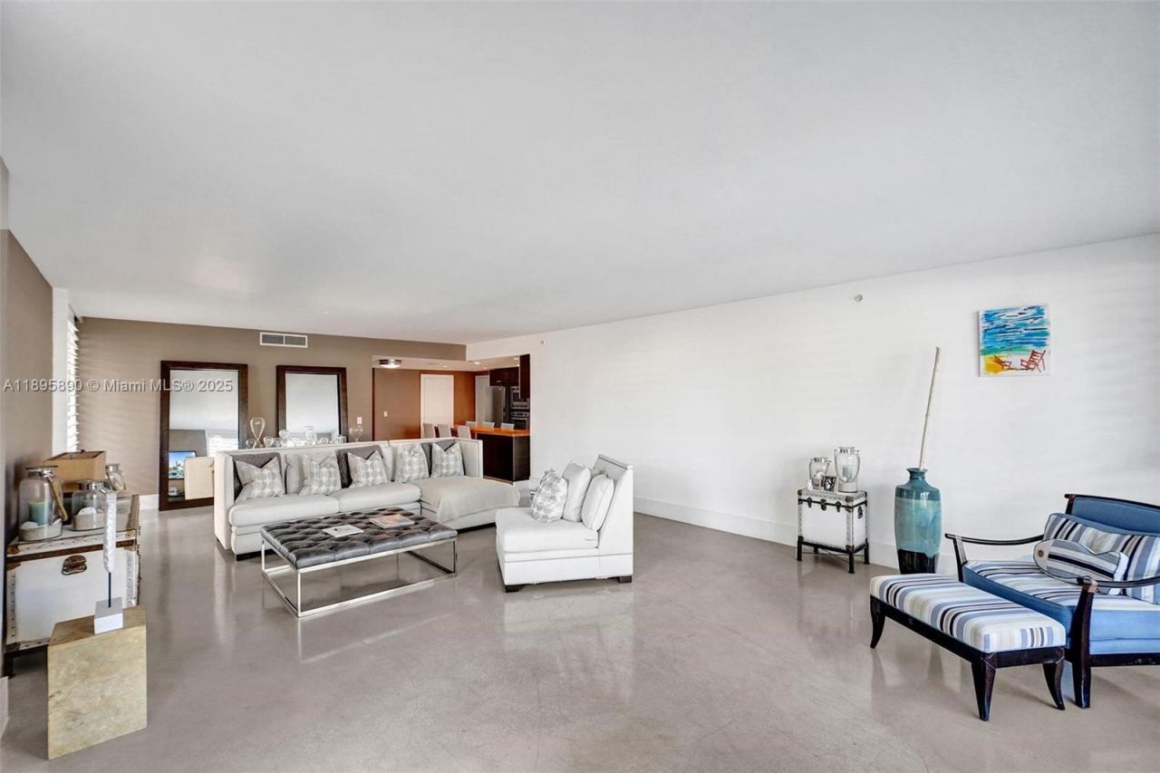 9400 W Bay Harbor Dr, Unit 103, Bay Harbor Islands, FL 33154 Photo