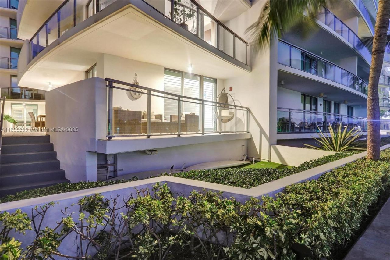 9400 W Bay Harbor Dr, Unit 103, Bay Harbor Islands, FL 33154 Photo