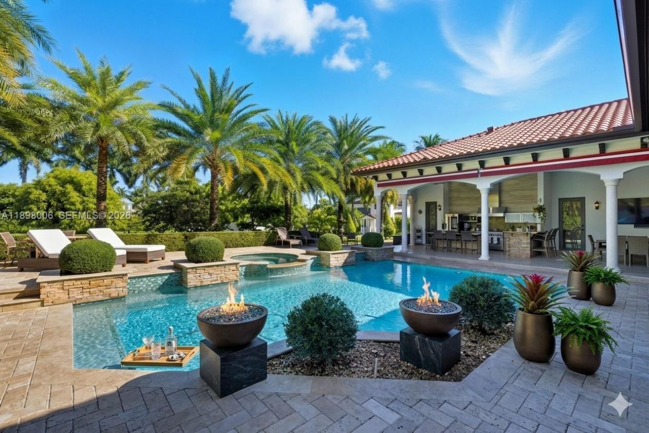 10181 NW 131st St, Hialeah Gardens, FL 33018 Photo