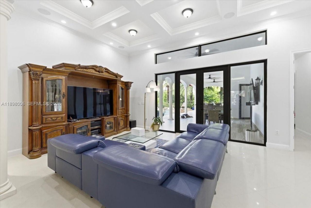 10181 NW 131st St, Hialeah Gardens, FL 33018 Photo