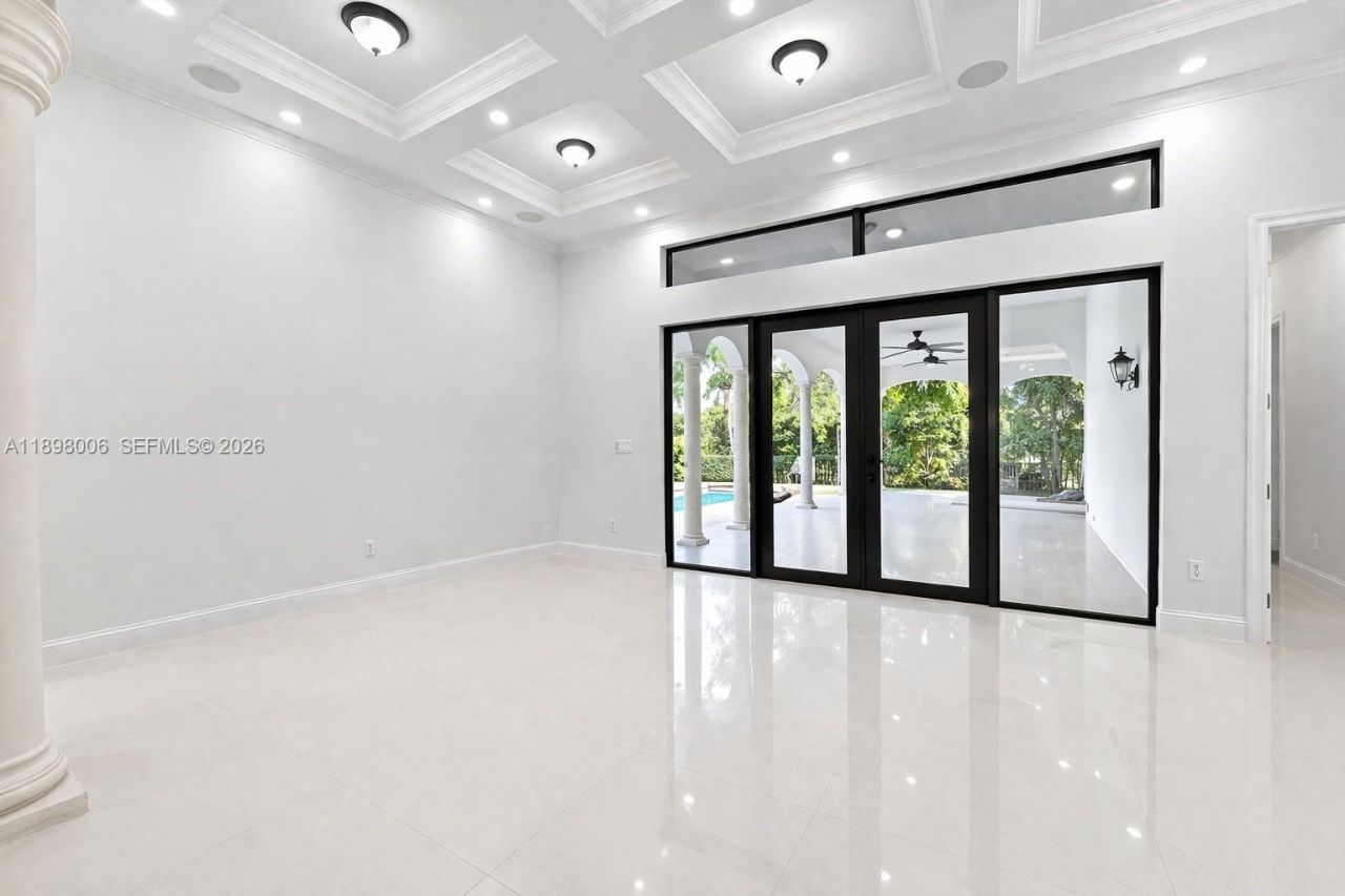 10181 NW 131st St, Hialeah Gardens, FL 33018 Photo