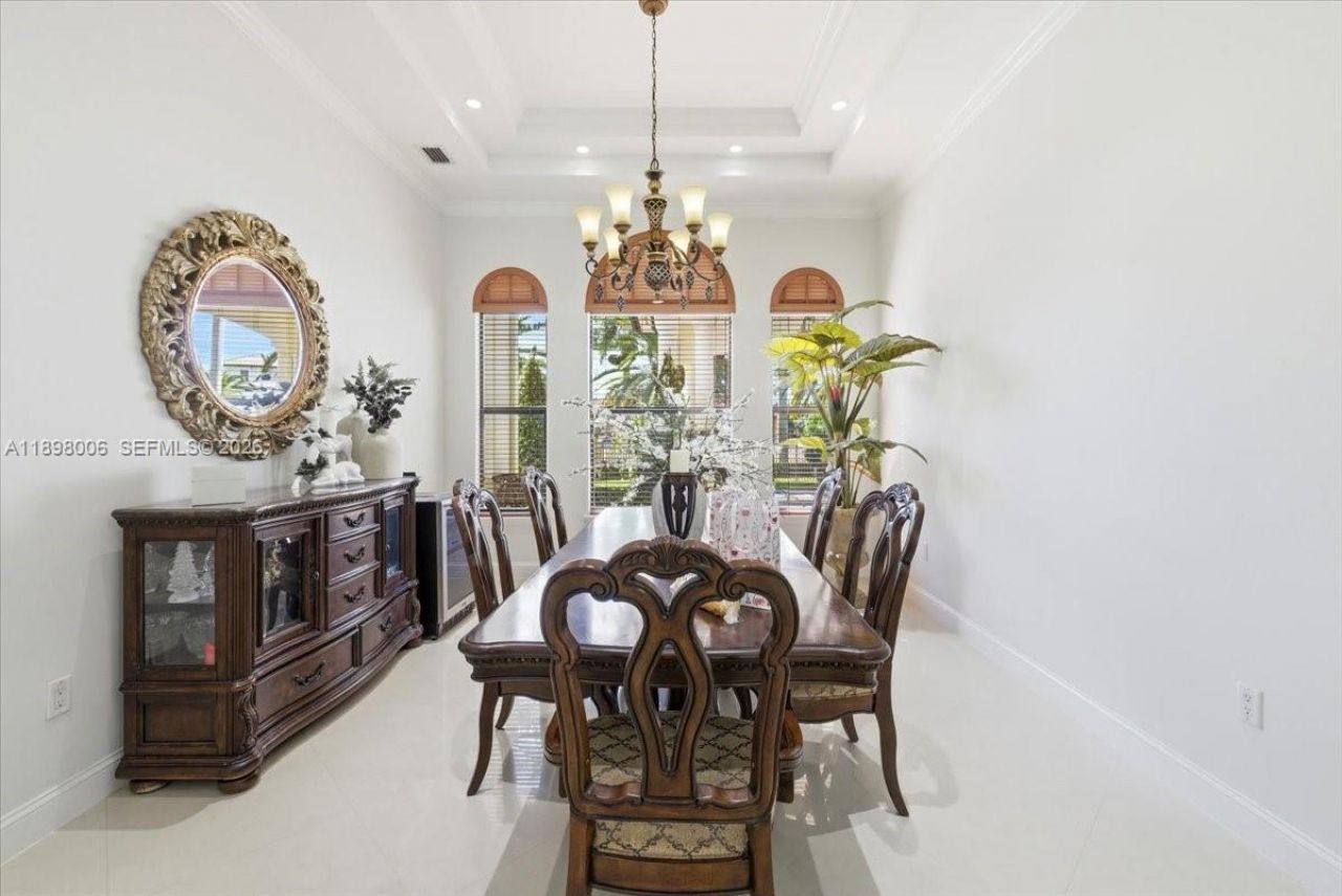 10181 NW 131st St, Hialeah Gardens, FL 33018 Photo