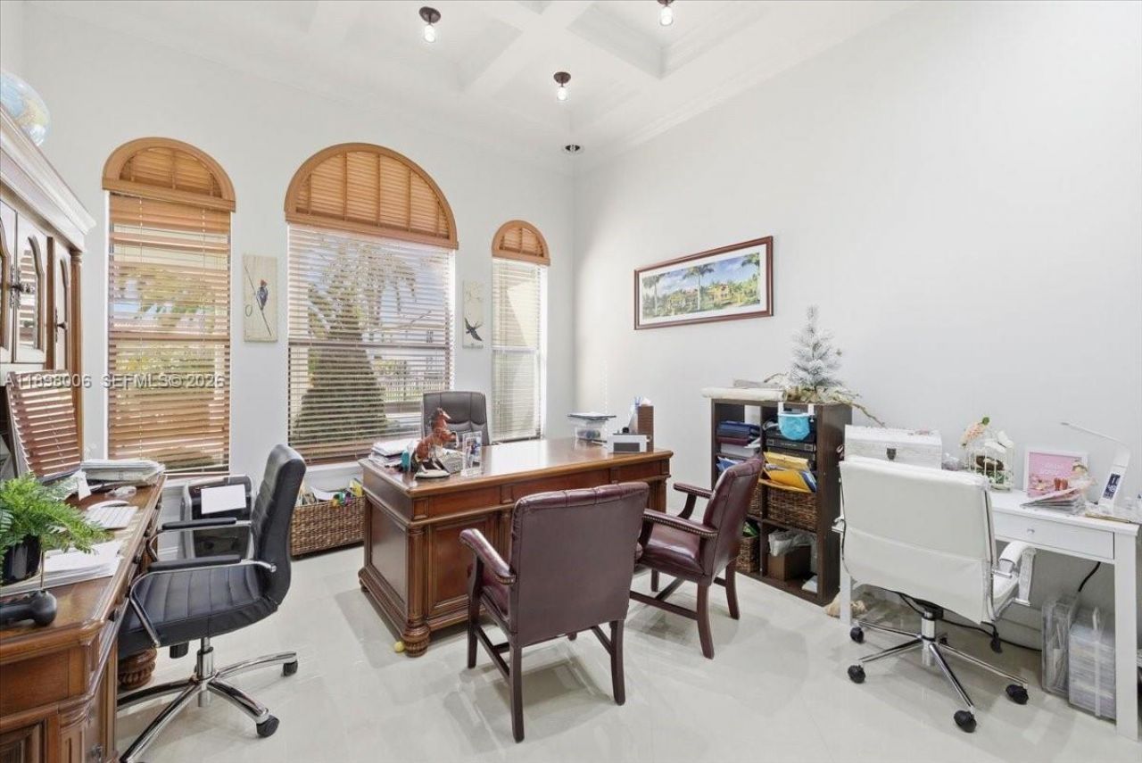 10181 NW 131st St, Hialeah Gardens, FL 33018 Photo