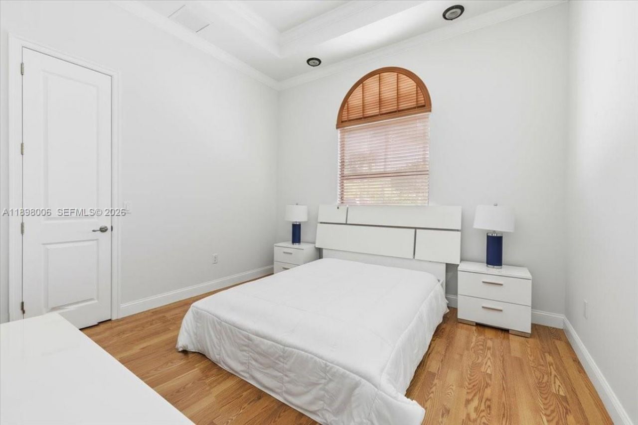 10181 NW 131st St, Hialeah Gardens, FL 33018 Photo