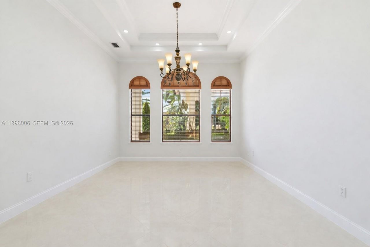 10181 NW 131st St, Hialeah Gardens, FL 33018 Photo