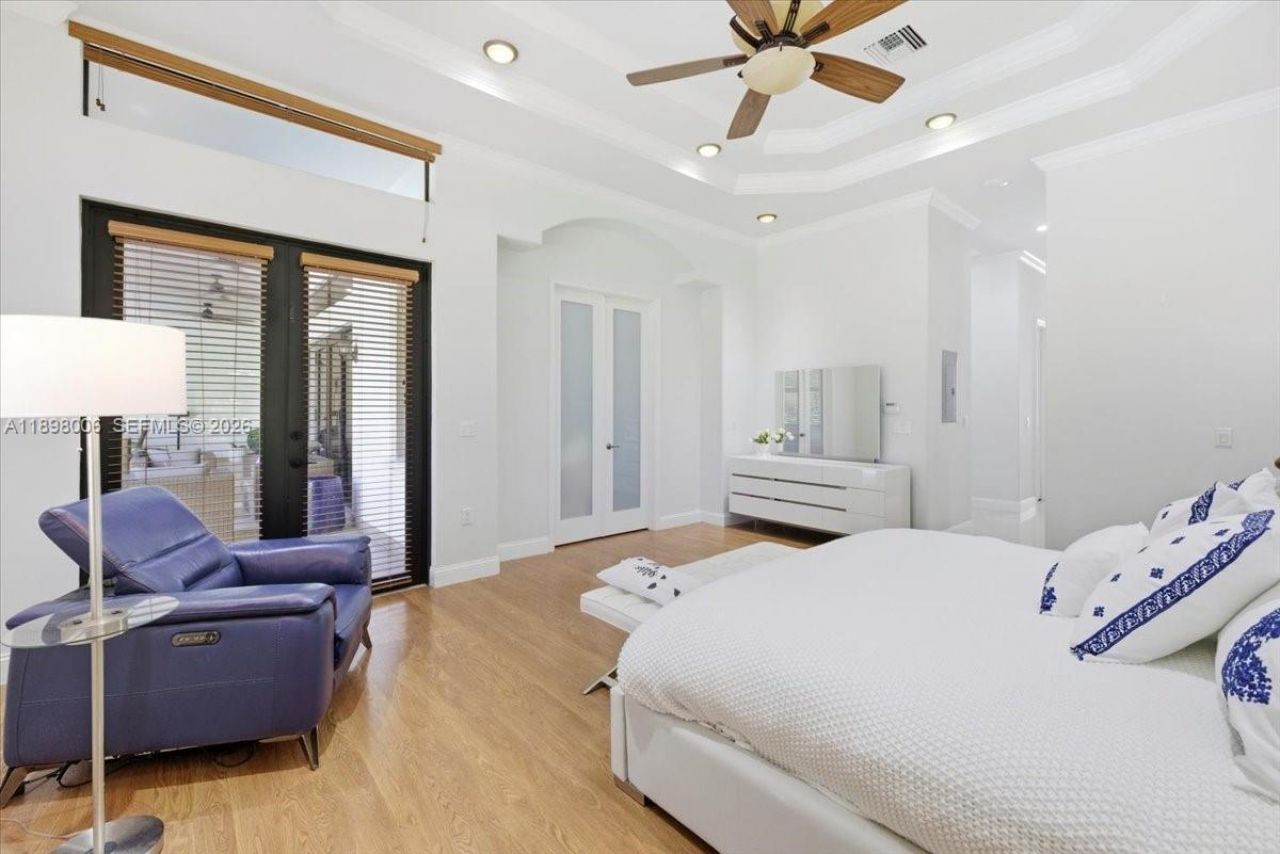 10181 NW 131st St, Hialeah Gardens, FL 33018 Photo