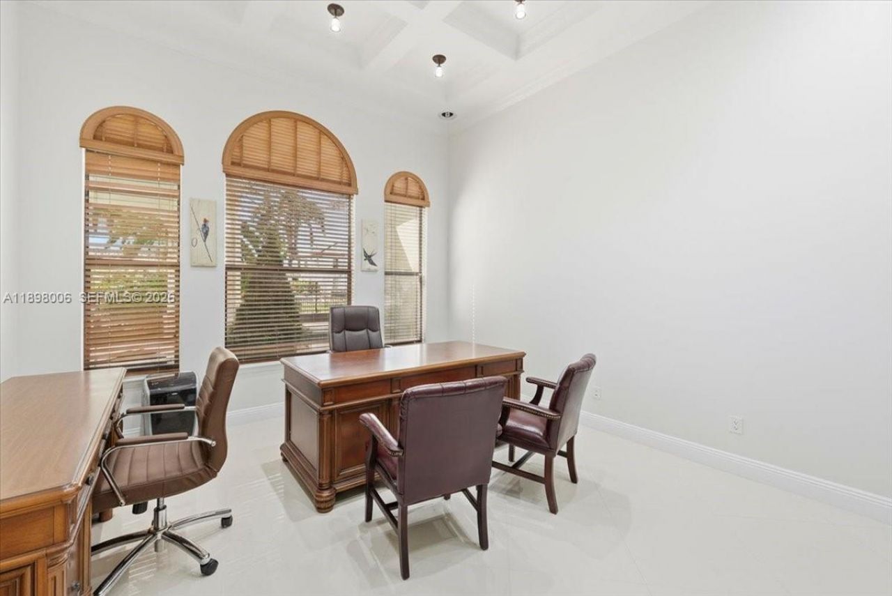 10181 NW 131st St, Hialeah Gardens, FL 33018 Photo