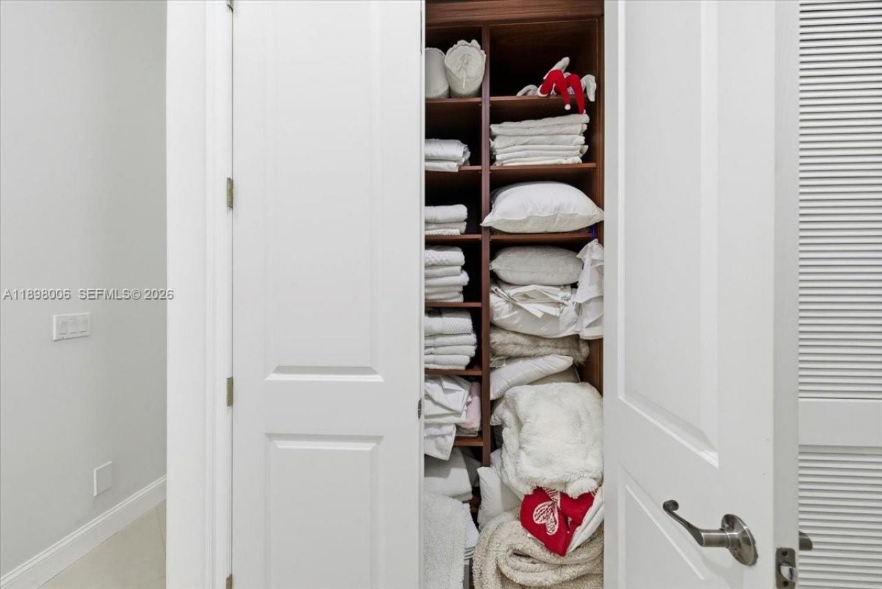 10181 NW 131st St, Hialeah Gardens, FL 33018 Photo