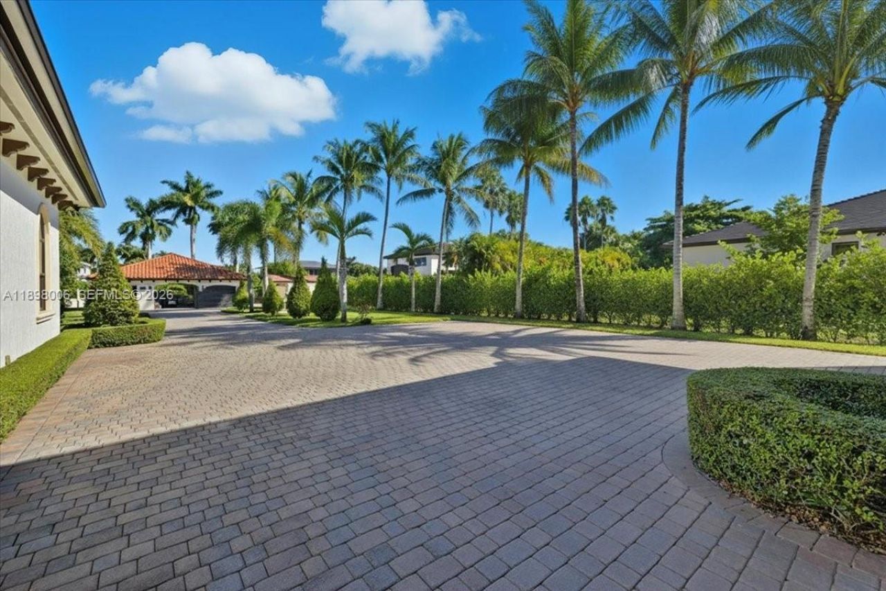 10181 NW 131st St, Hialeah Gardens, FL 33018 Photo