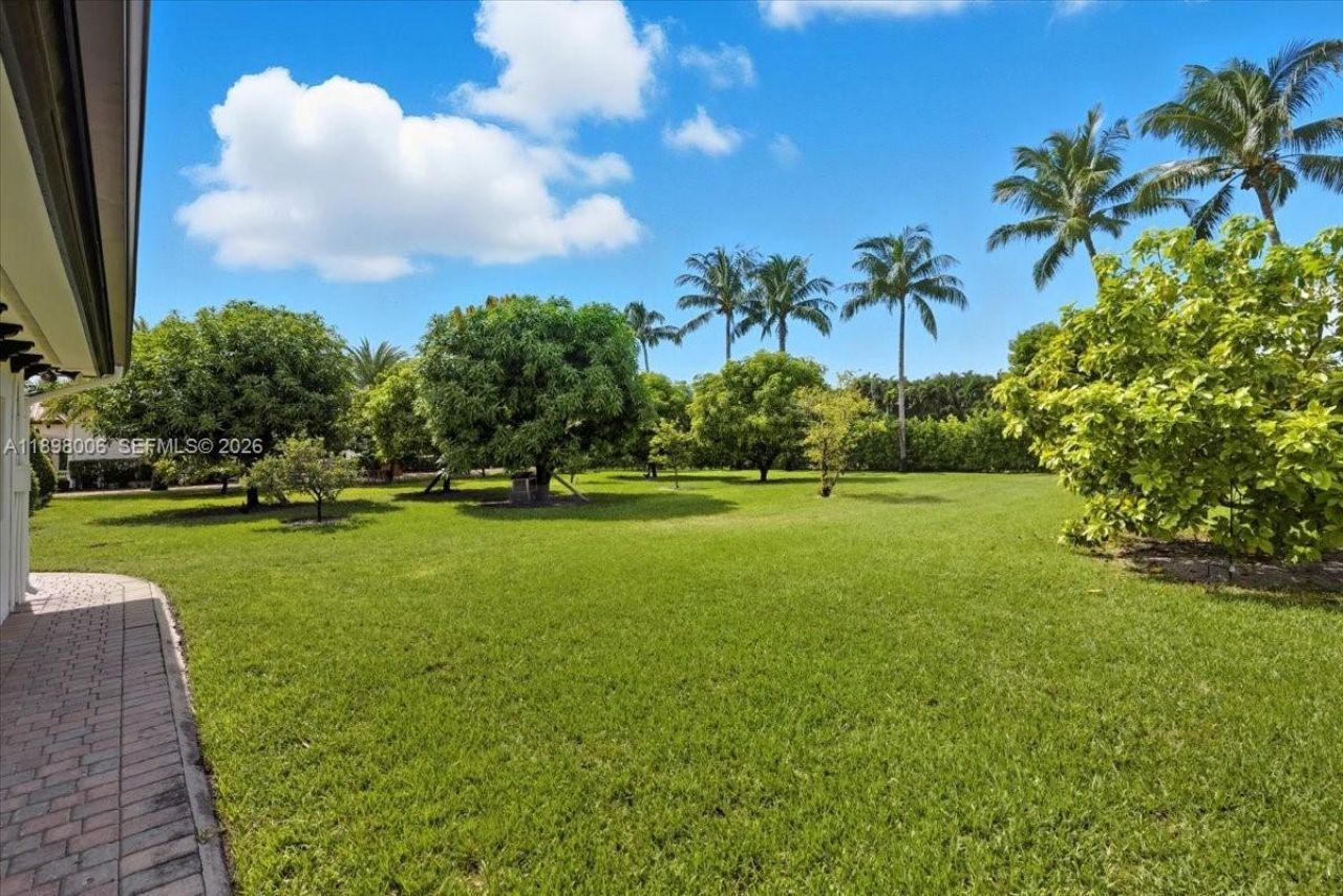 10181 NW 131st St, Hialeah Gardens, FL 33018 Photo