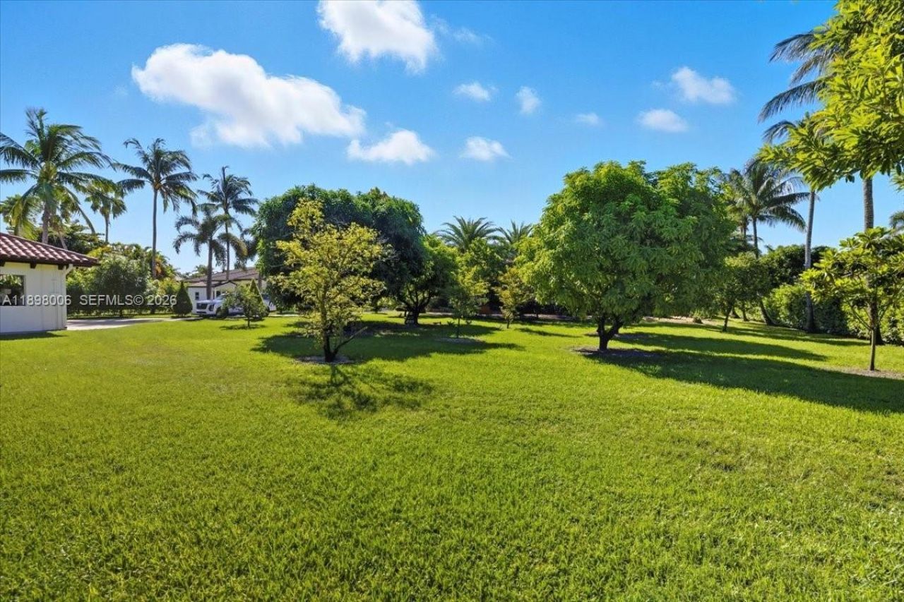 10181 NW 131st St, Hialeah Gardens, FL 33018 Photo