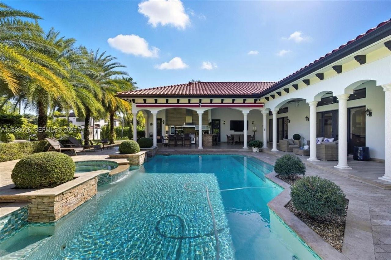 10181 NW 131st St, Hialeah Gardens, FL 33018 Photo