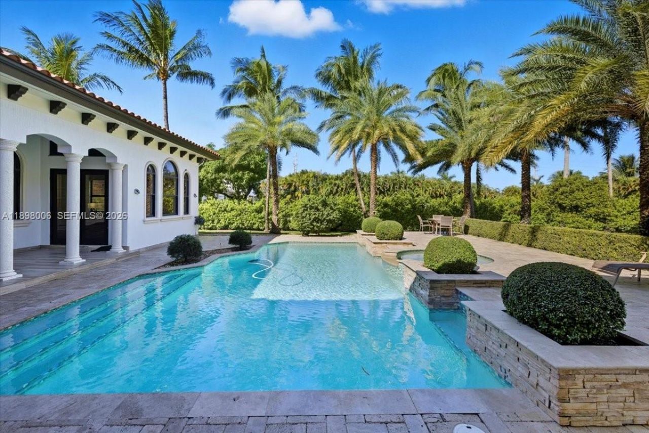 10181 NW 131st St, Hialeah Gardens, FL 33018 Photo