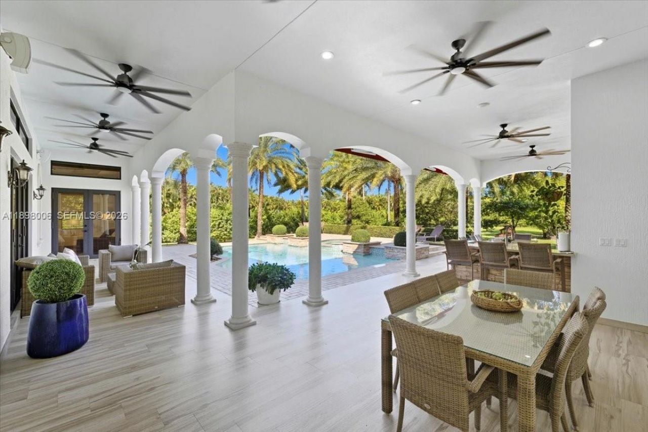 10181 NW 131st St, Hialeah Gardens, FL 33018 Photo