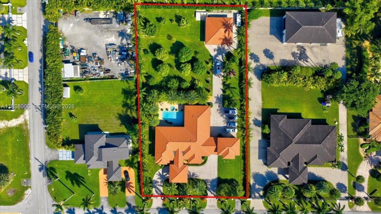 10181 NW 131st St, Hialeah Gardens, FL 33018 Photo