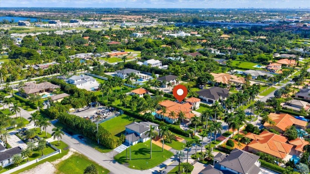 10181 NW 131st St, Hialeah Gardens, FL 33018 Photo