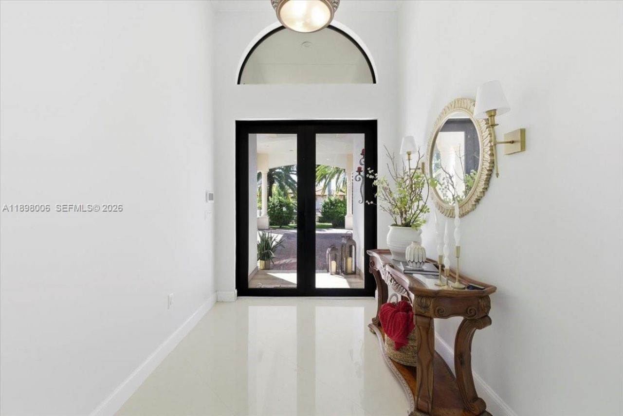 10181 NW 131st St, Hialeah Gardens, FL 33018 Photo