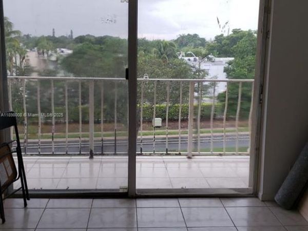 500 Executive Center Dr, Unit 4E, West Palm Beach, FL 33401