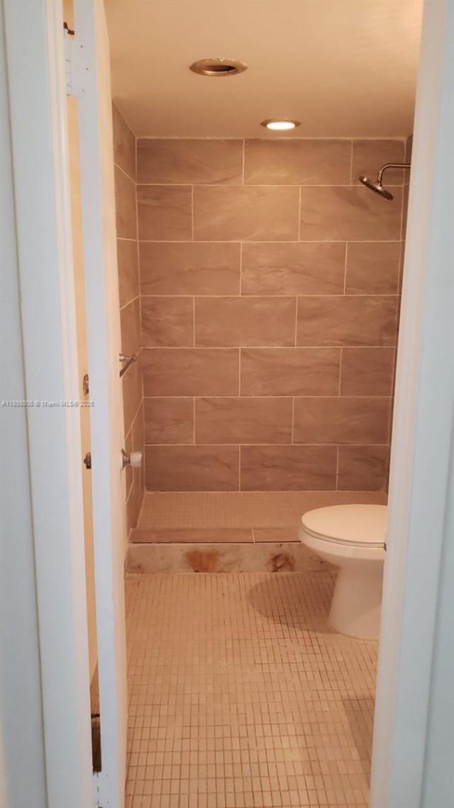 500 Executive Center Dr, Unit 4E, West Palm Beach, FL 33401 Photo