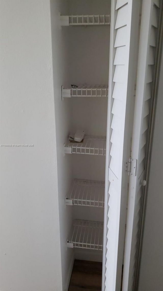 500 Executive Center Dr, Unit 4E, West Palm Beach, FL 33401 Photo