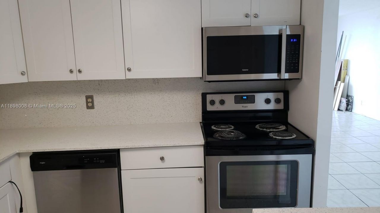 500 Executive Center Dr, Unit 4E, West Palm Beach, FL 33401 Photo