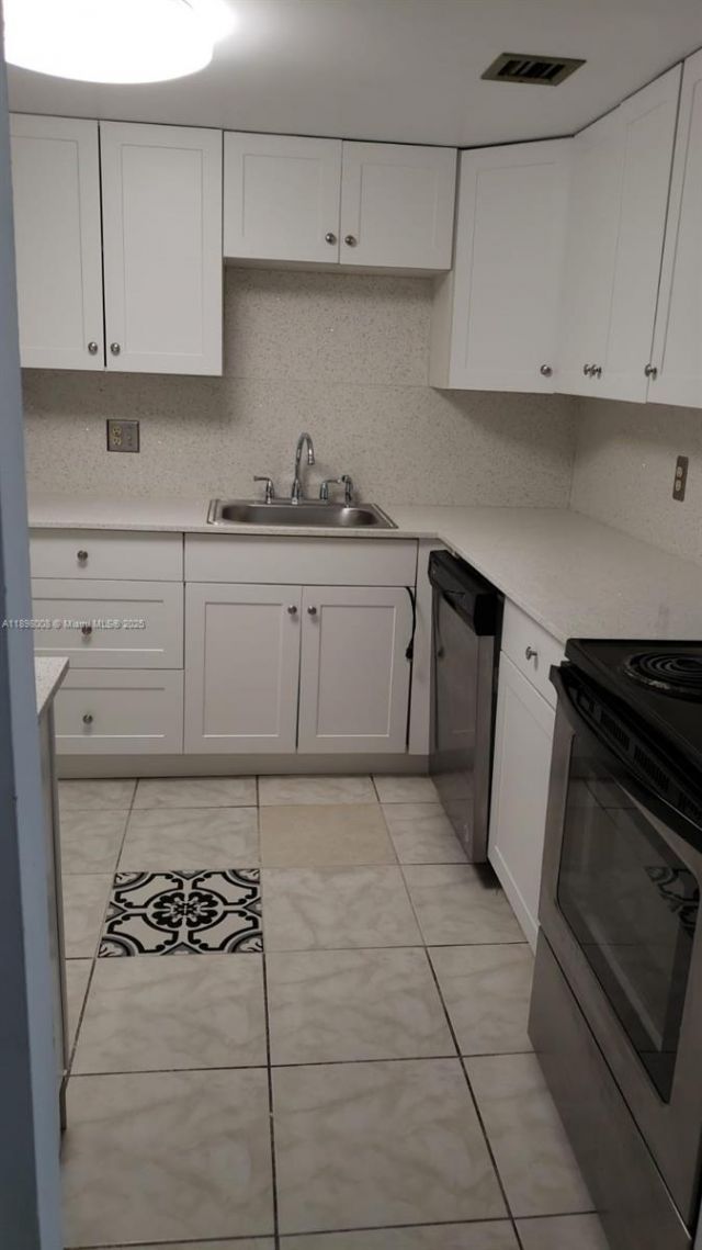 500 Executive Center Dr, Unit 4E, West Palm Beach, FL 33401 Photo