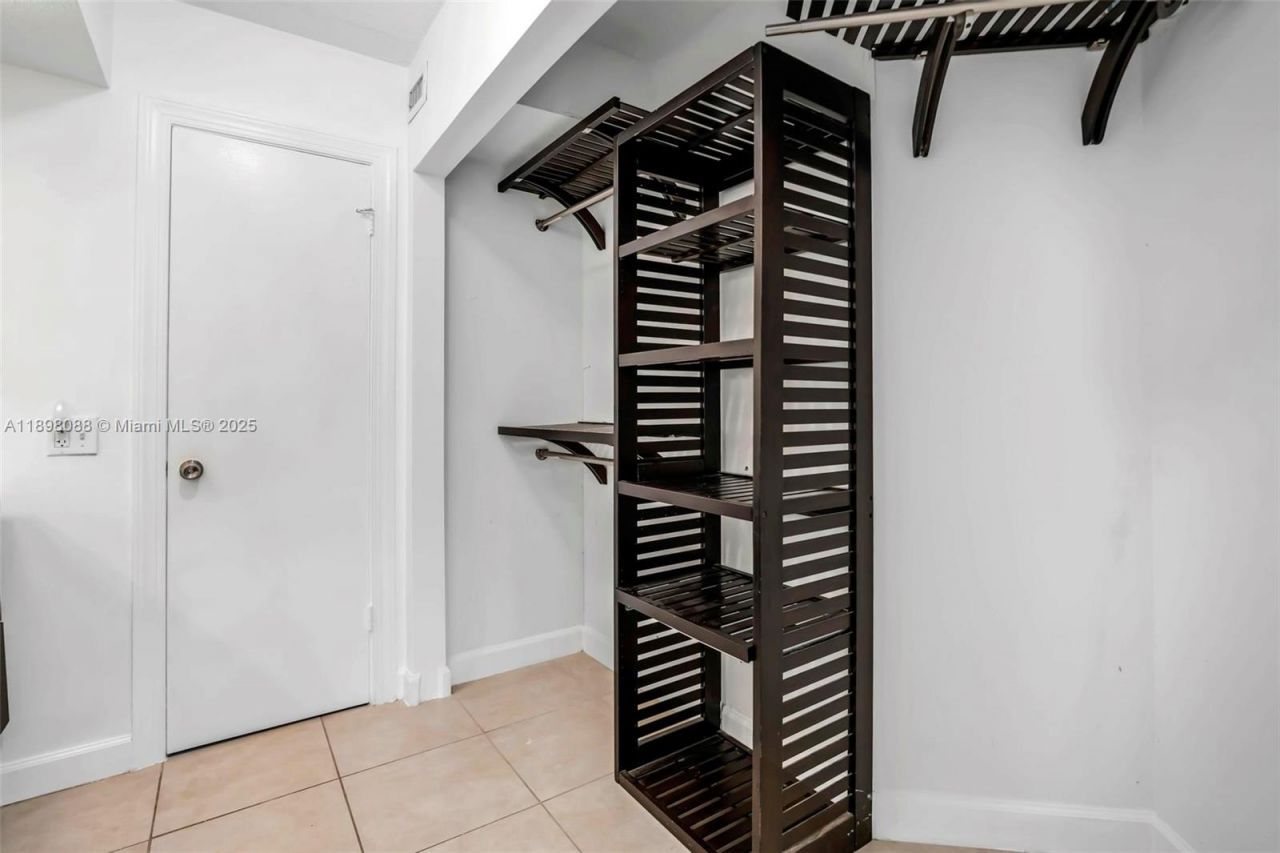 8002 Lagos De Campo Blvd, Unit B-101, Tamarac, FL 33321 Photo