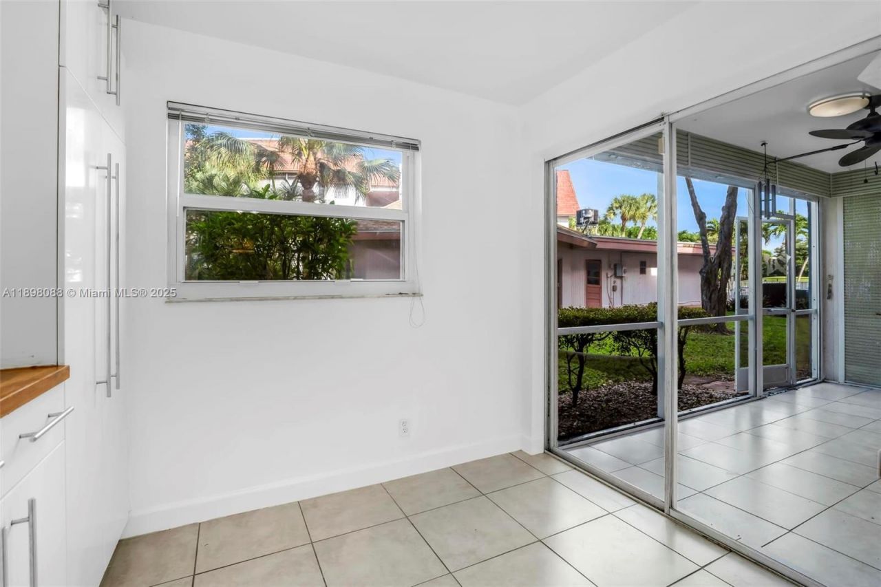 8002 Lagos De Campo Blvd, Unit B-101, Tamarac, FL 33321 Photo