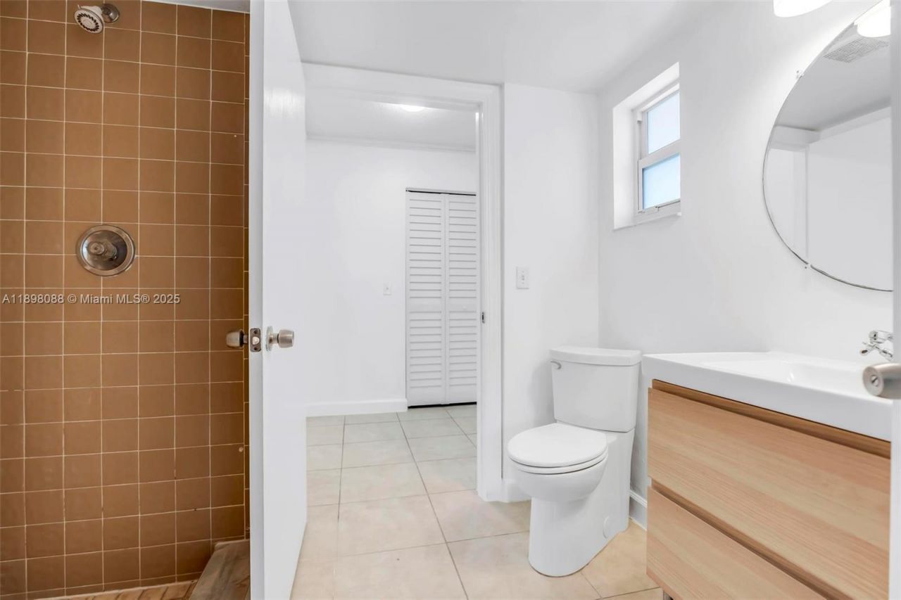 8002 Lagos De Campo Blvd, Unit B-101, Tamarac, FL 33321 Photo