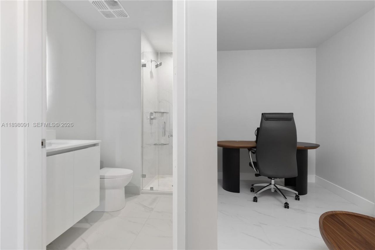 700 NE 24th St, Unit 4002, Miami, FL 33137 Photo