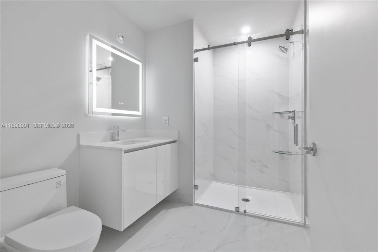 700 NE 24th St, Unit 4002, Miami, FL 33137 Photo