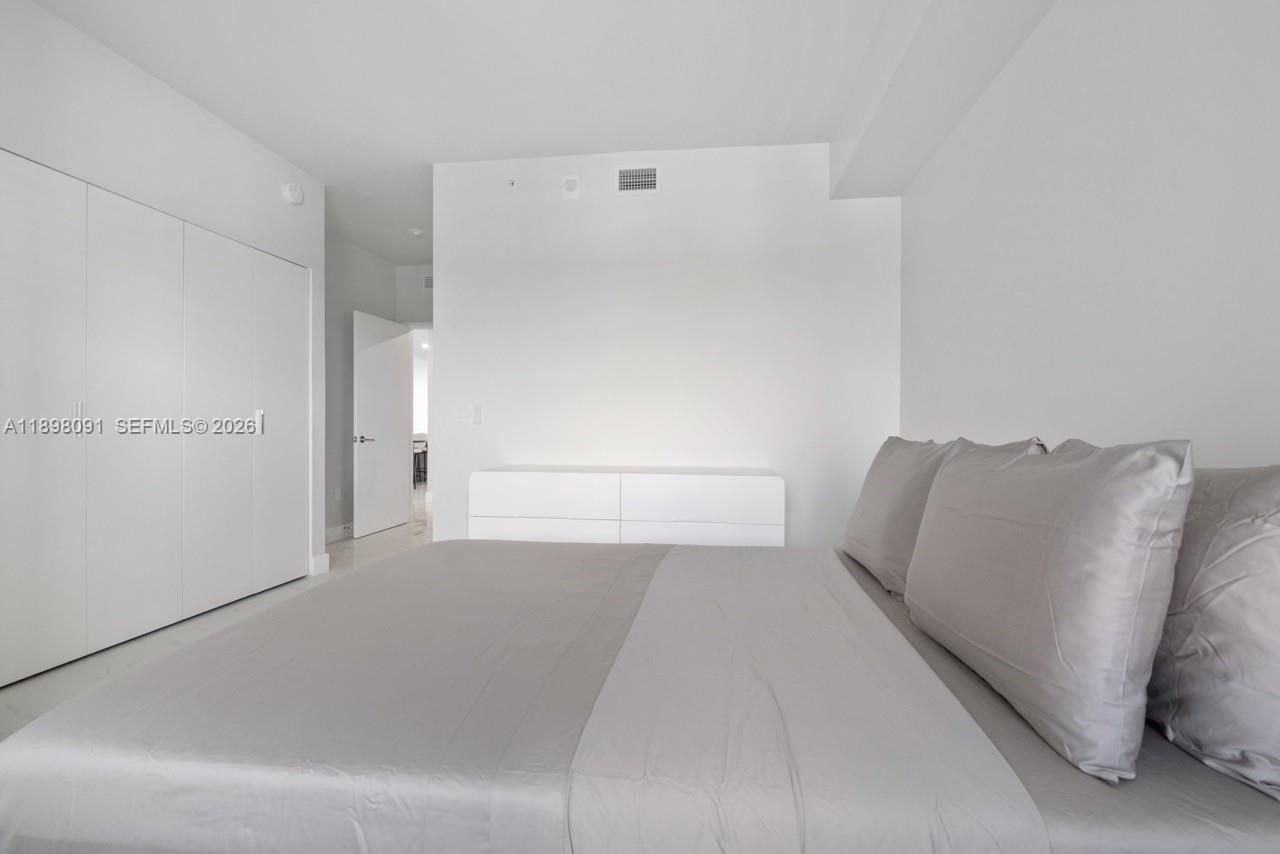 700 NE 24th St, Unit 4002, Miami, FL 33137 Photo