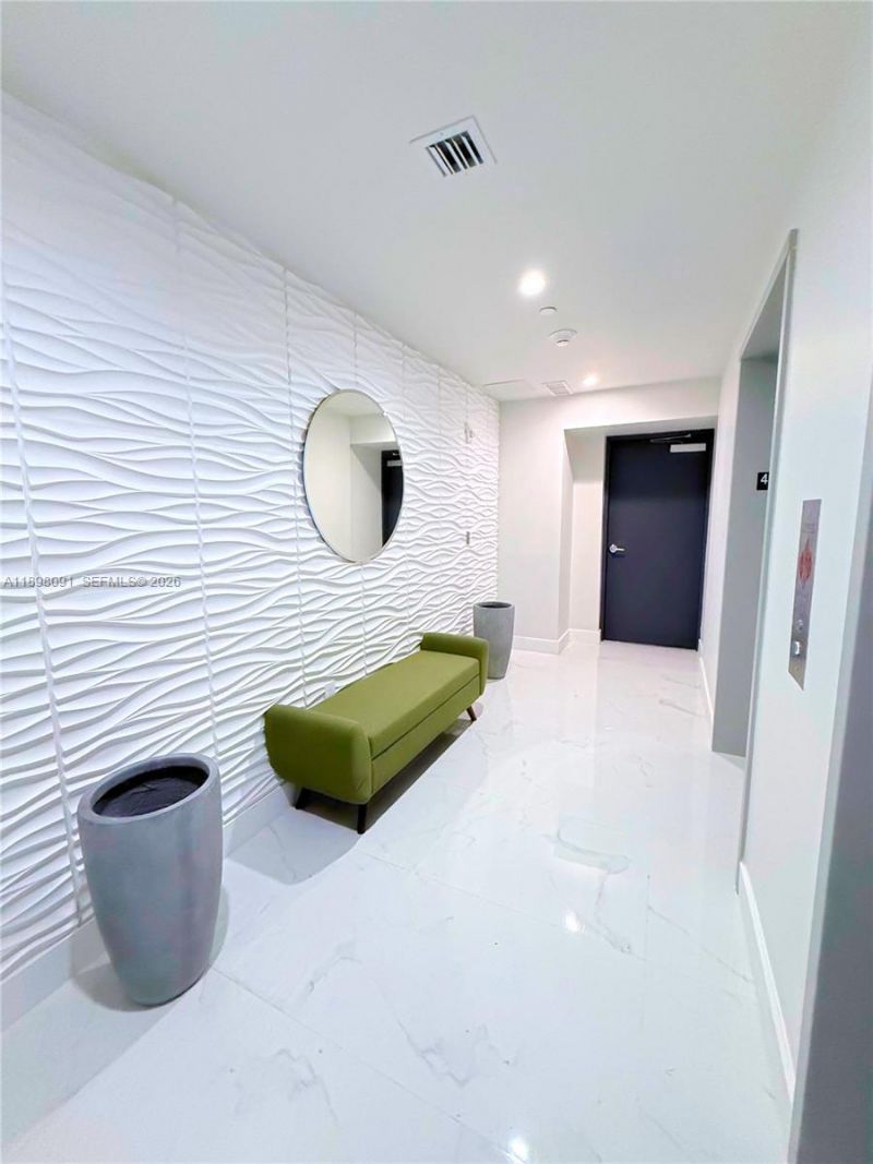 700 NE 24th St, Unit 4002, Miami, FL 33137 Photo