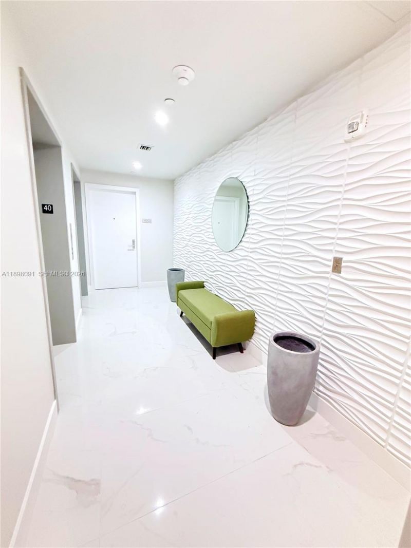 700 NE 24th St, Unit 4002, Miami, FL 33137 Photo