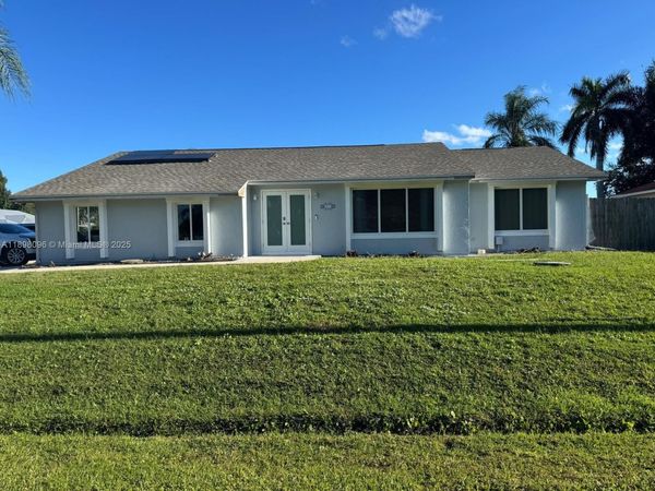 2492 SE Rival Ave, Port St. Lucie, FL 34952