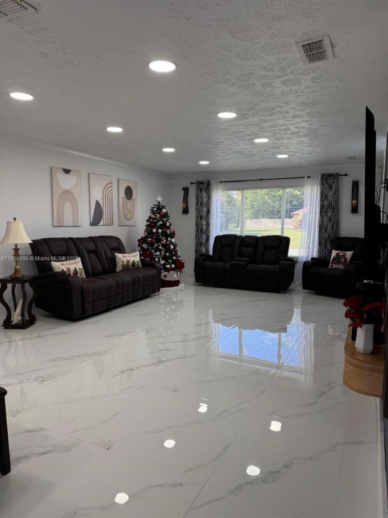 2492 SE Rival Ave, Port Saint Lucie, FL 34952 Photo