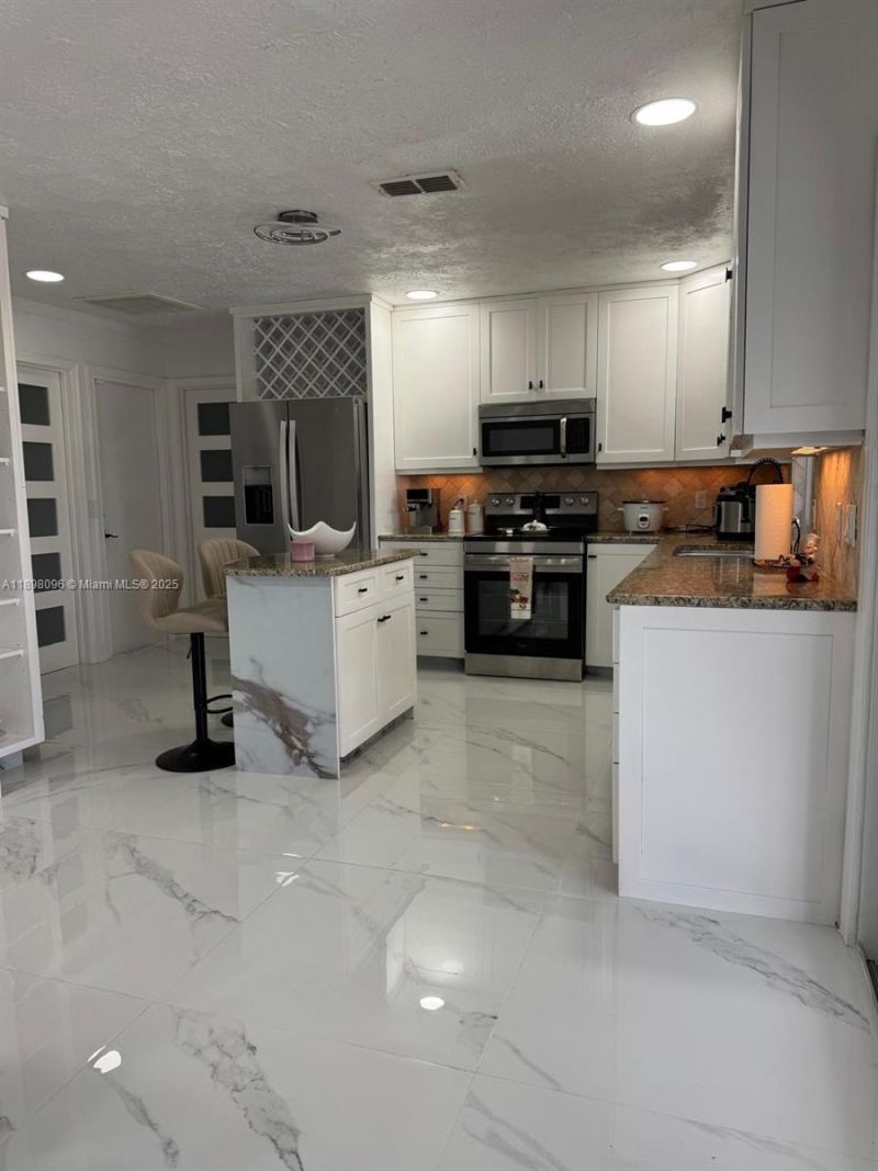 2492 SE Rival Ave, Port Saint Lucie, FL 34952 Photo