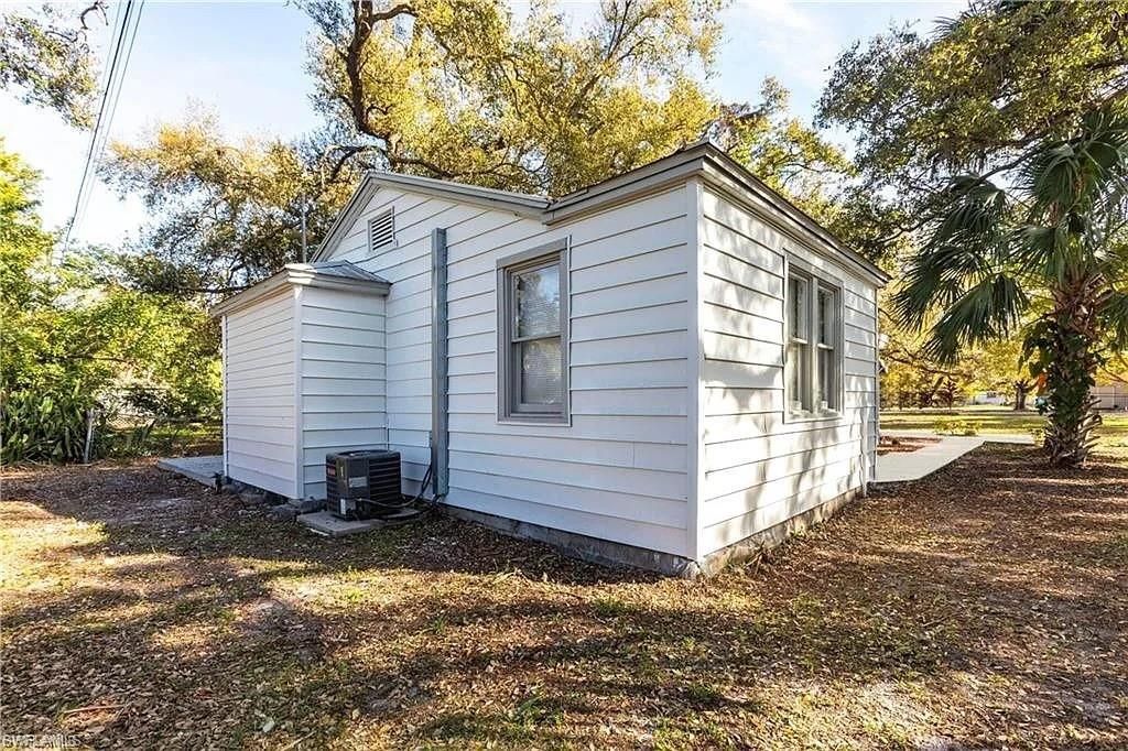 2217 Dora St, Fort Myers, FL 33901 Photo