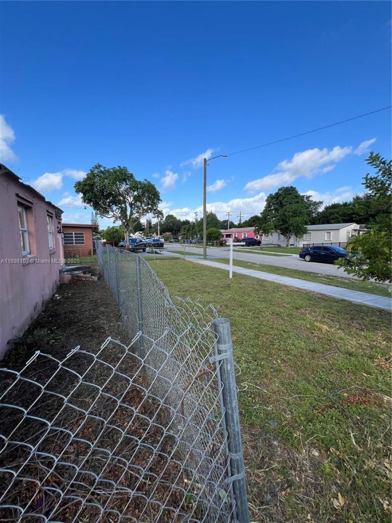 2122 Dewey St, Hollywood, FL 33020 Photo