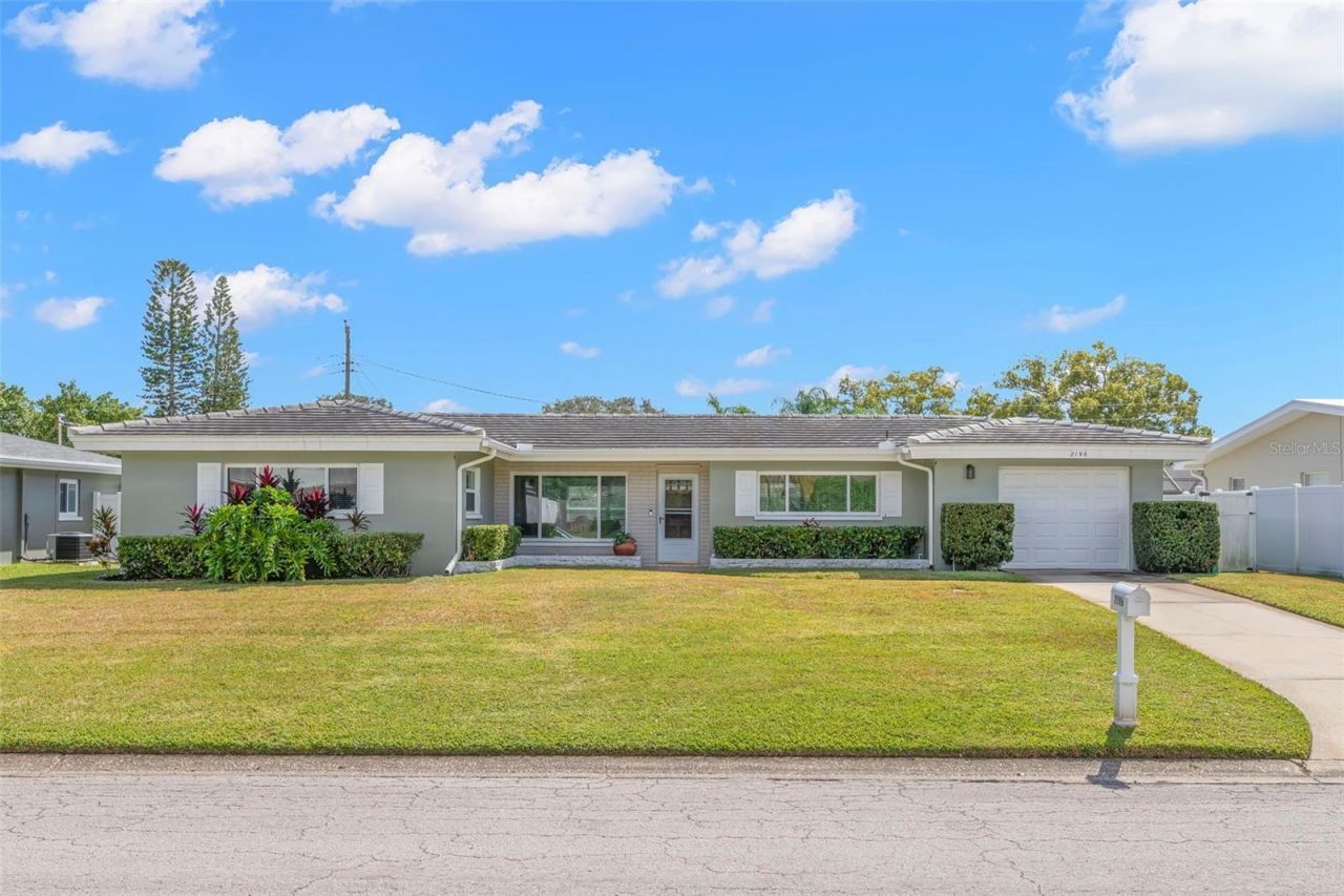 2196 Indian Avenue S, Belleair Bluffs, FL 33770 Photo