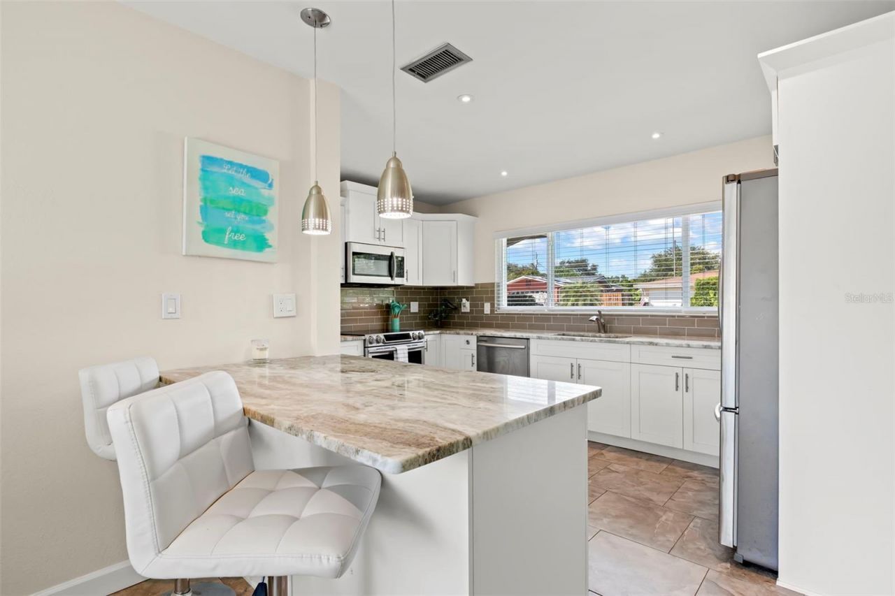 2196 Indian Avenue S, Belleair Bluffs, FL 33770 Photo