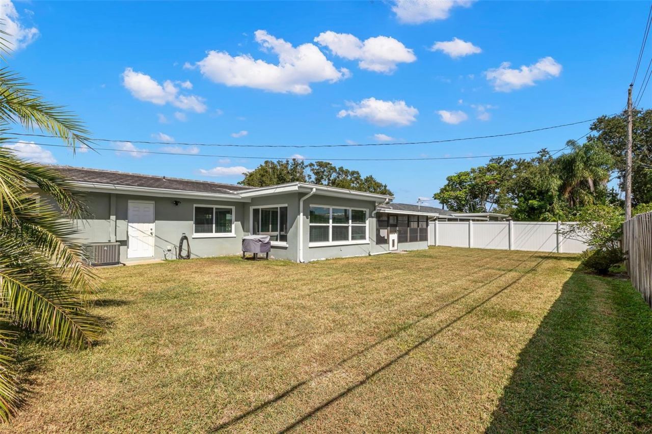 2196 Indian Avenue S, Belleair Bluffs, FL 33770 Photo