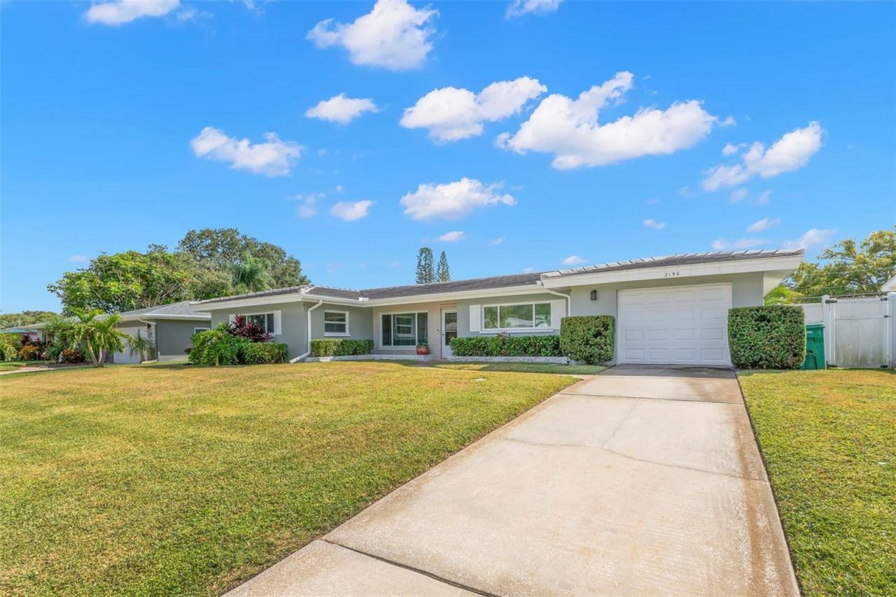 2196 Indian Avenue S, Belleair Bluffs, FL 33770 Photo