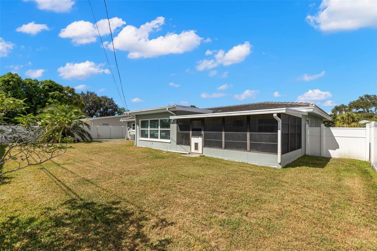 2196 Indian Avenue S, Belleair Bluffs, FL 33770 Photo