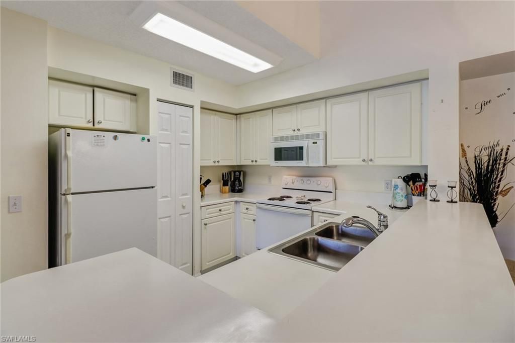 1190 Wildwood Lakes Blvd, Unit 306, Naples, FL 34104 Photo