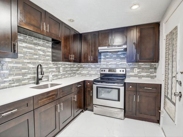 4770 NW 10th Court, Unit 104, Plantation, FL 33313