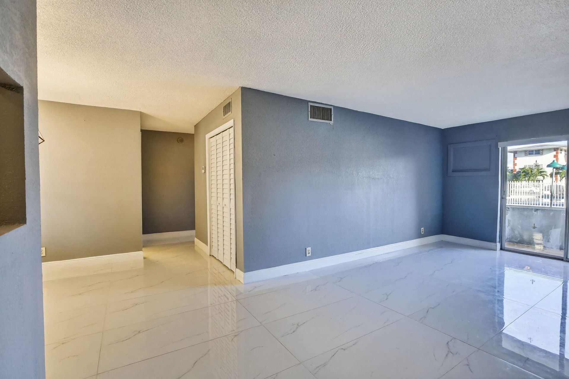 4770 NW 10th Court, Unit 104, Plantation, FL 33313 Photo