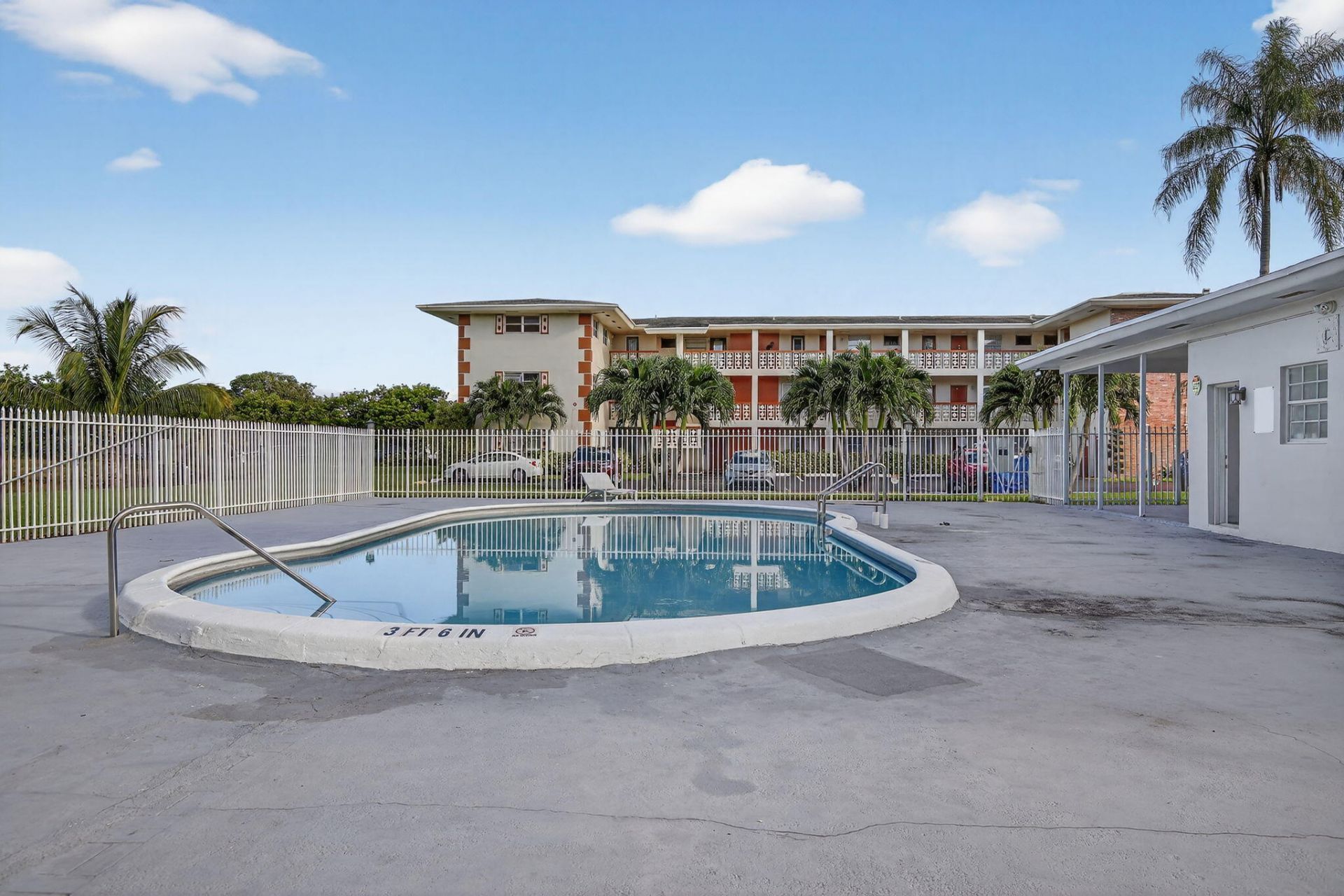 4770 NW 10th Court, Unit 104, Plantation, FL 33313 Photo